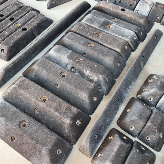 Used Black Textured Geo Holds (Pack Of 19)
