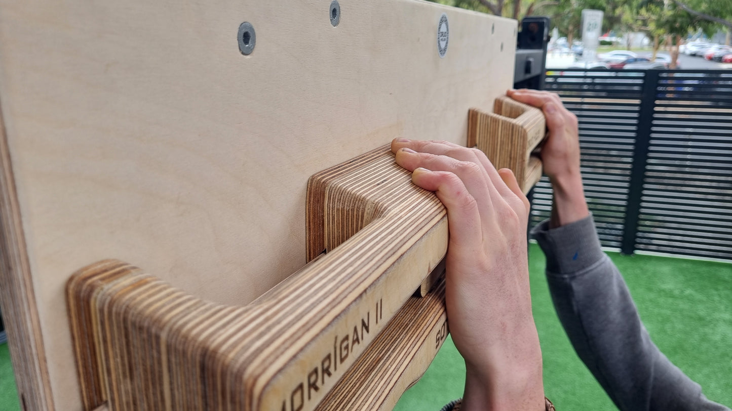 Morrígan II Hangboard